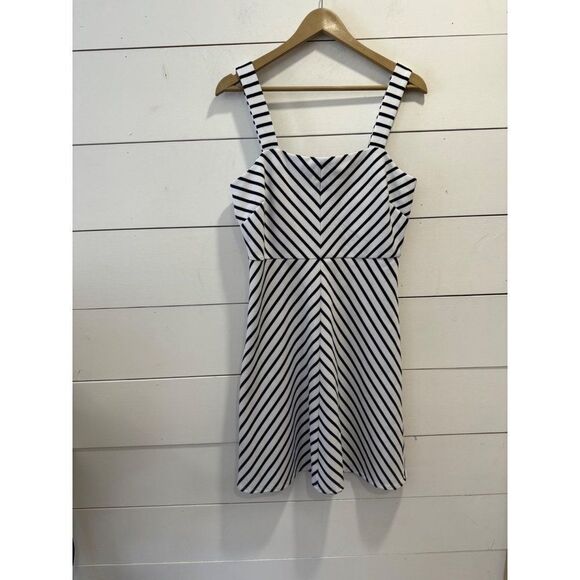 Draper James RSVP Cinched Waist Women's Navy White Stripe Dress Medium - Picture 1 of 7